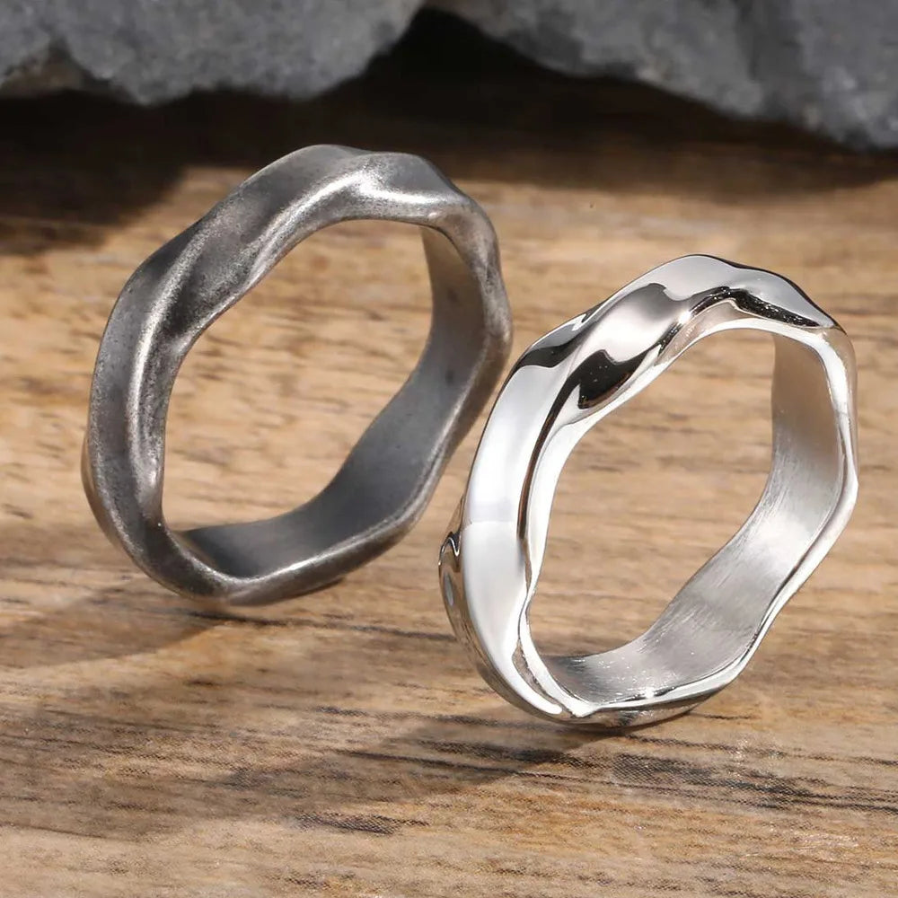 Abstract Y2K Twisted Ring — vista frontale