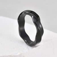 Abstract Y2K Twisted Ring — vista posteriore