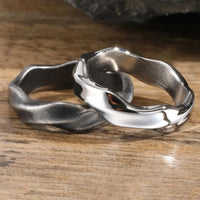 Abstract Y2K Twisted Ring — in alternativa