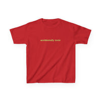 Accidentally Toxic Brat Baby Tee — vista frontale
