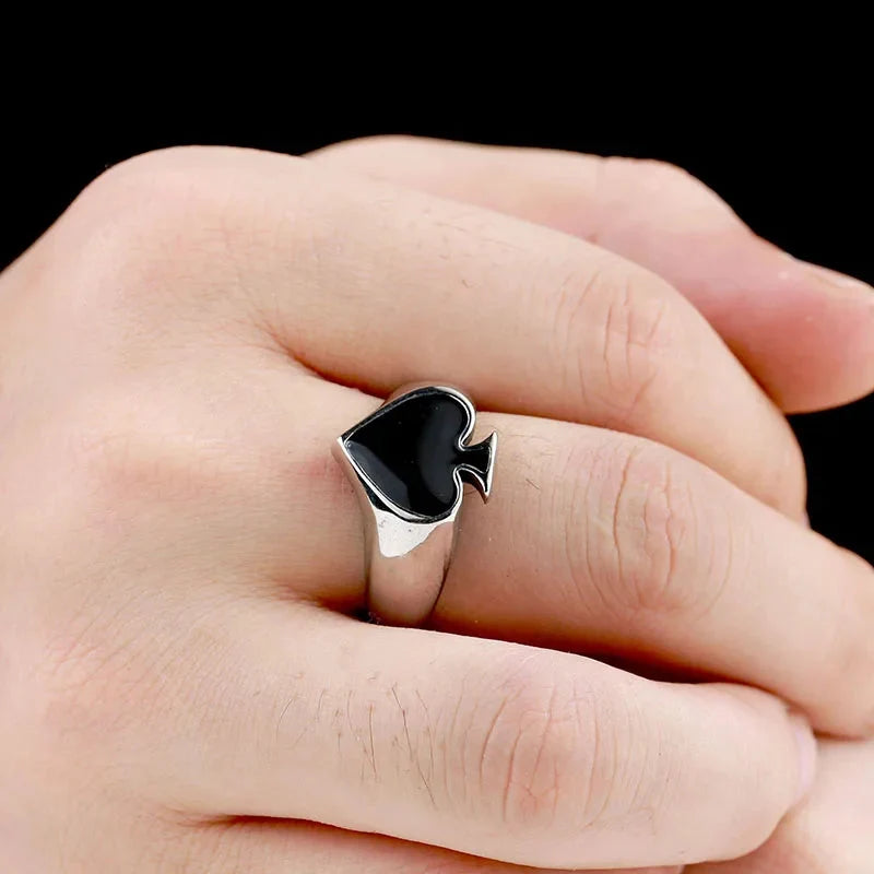 Ace of Spades Ring — vista laterale