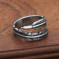 Aesthetic Feather Ring — vista posteriore