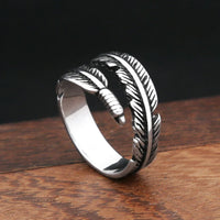 Aesthetic Feather Ring — dettaglio