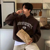 Autumnal Y2K University Letter Embroidered Hoodie — dettaglio della stampa