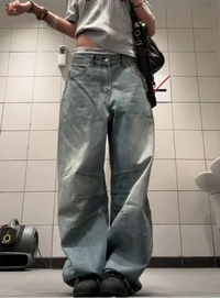 Baggy Y2K Boyfriend Fit Jeans — dettaglio della stampa