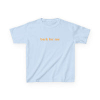 Bark for Me Brat Baby Tee — dettaglio della stampa