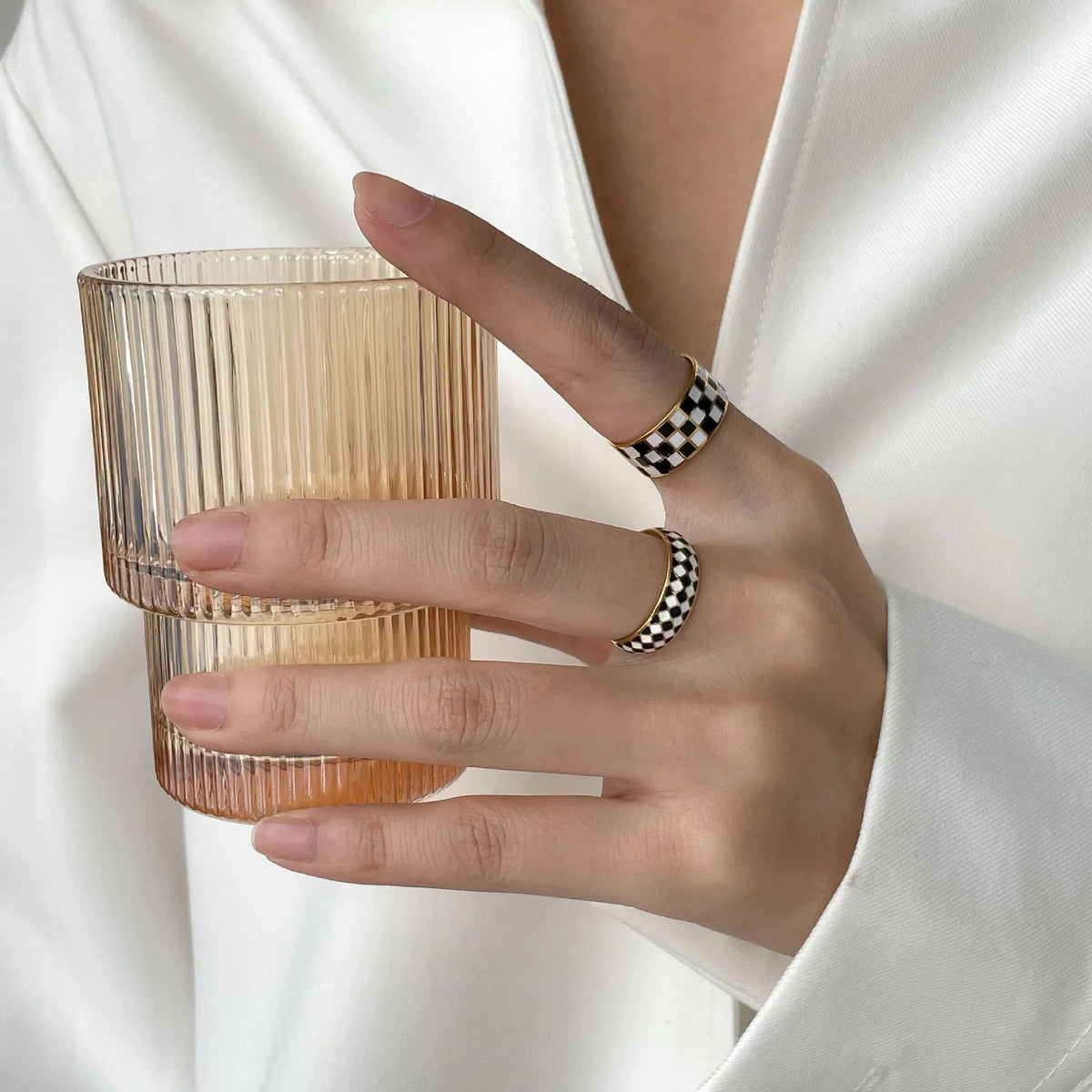 Black And White Checkerboard Ring — vista completa