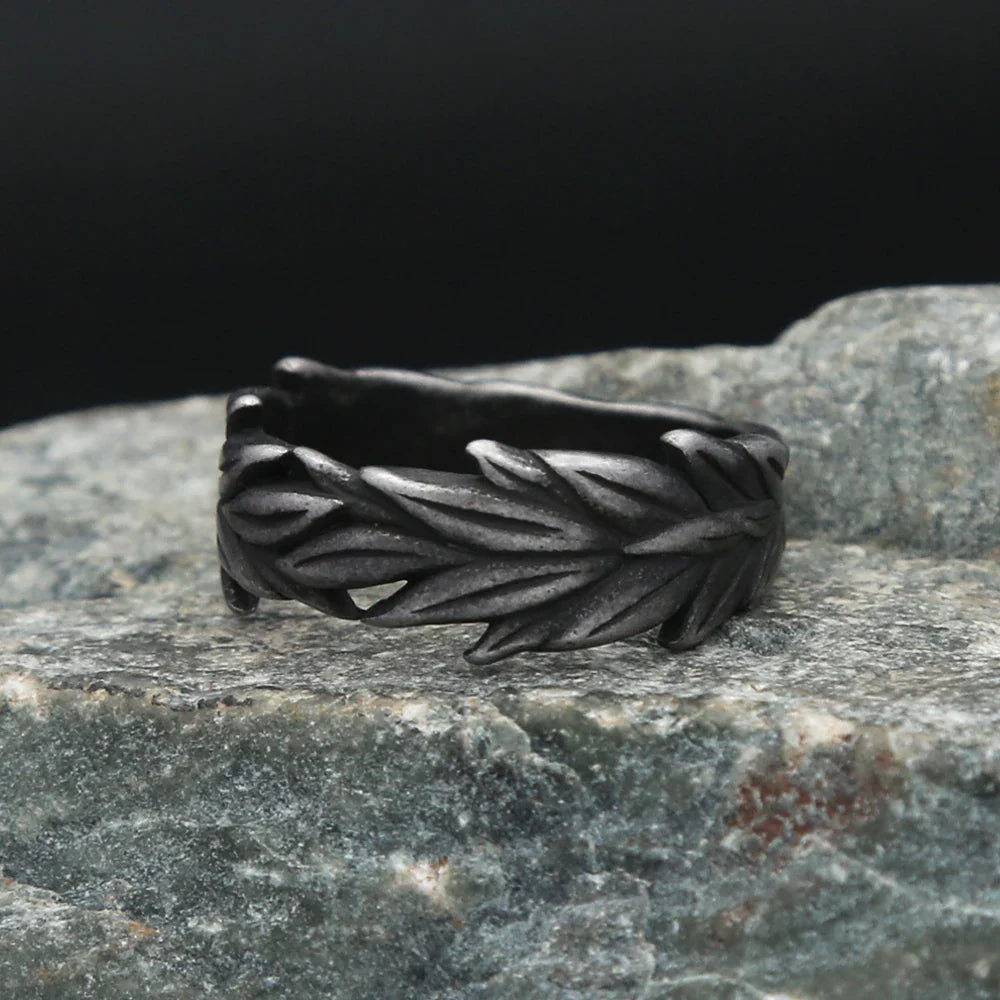 Black Ears of Wheat Ring — dettaglio
