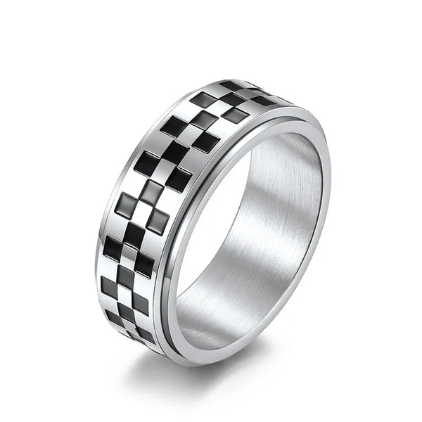 Checkered Spinning Band Ring — vista frontale