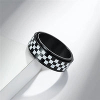 Checkered Spinning Band Ring — dettaglio