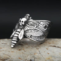 Chunky Y2K Gothic Butterfly Ring — dettaglio della stampa