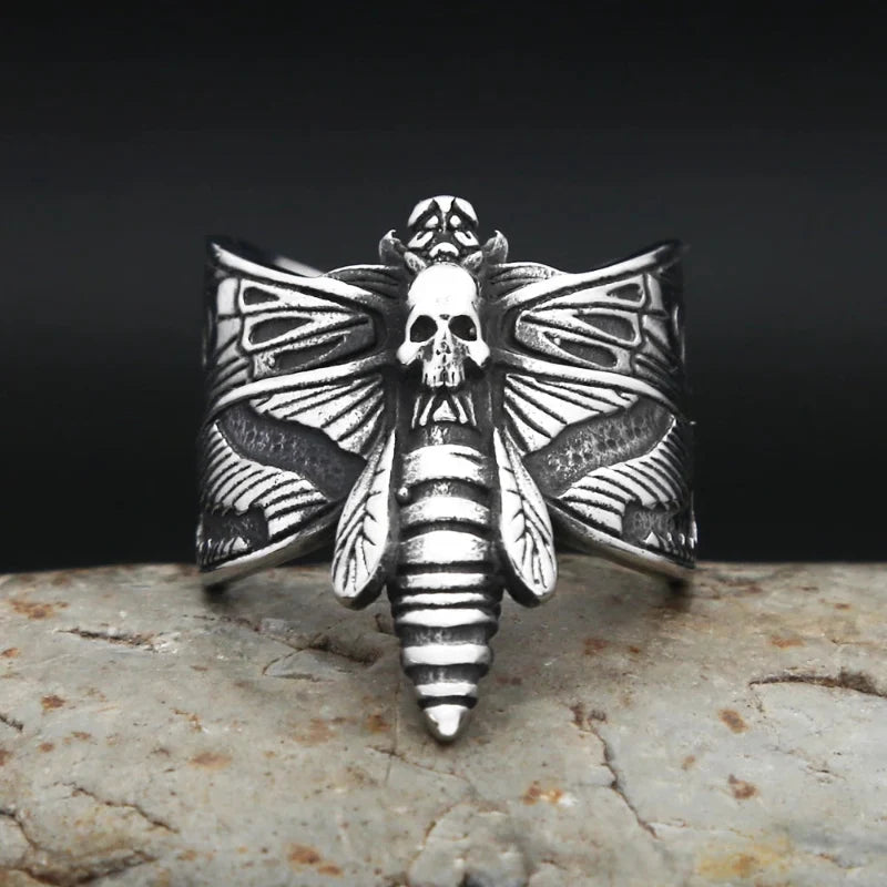 Chunky Y2K Gothic Butterfly Ring — vista posteriore