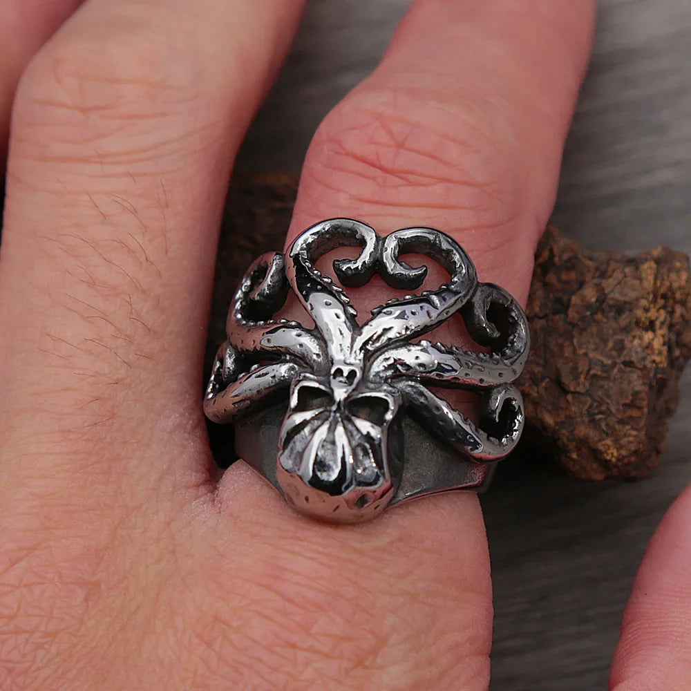 Chunky Y2K Pirate Skull Octopus Ring — dettaglio del tessuto