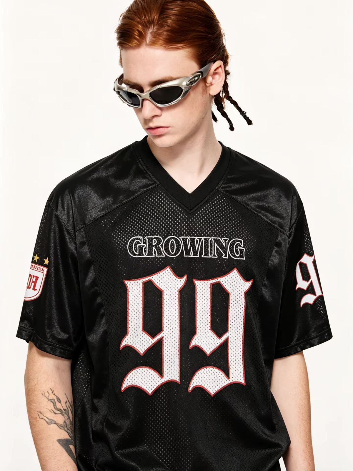 Classic Football "Growing" Y2K Mesh V Neck Jersey — dettaglio della stampa
