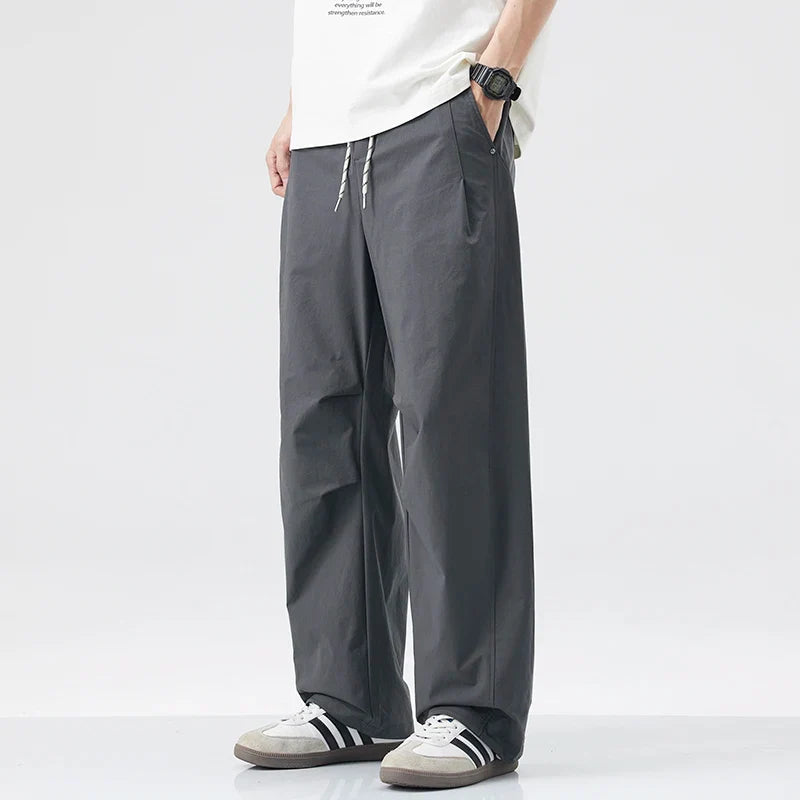 Comfy Y2K Parachute Trousers — vista posteriore