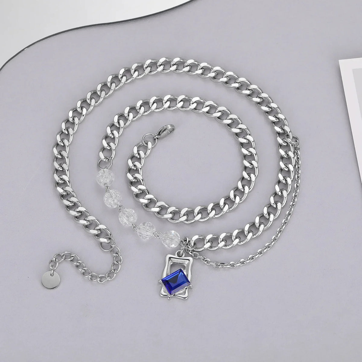 Cracked Imitation Pearl Necklace — vista laterale