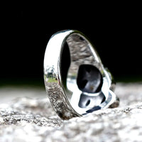 Cry and Smile Ring — dettaglio della stampa