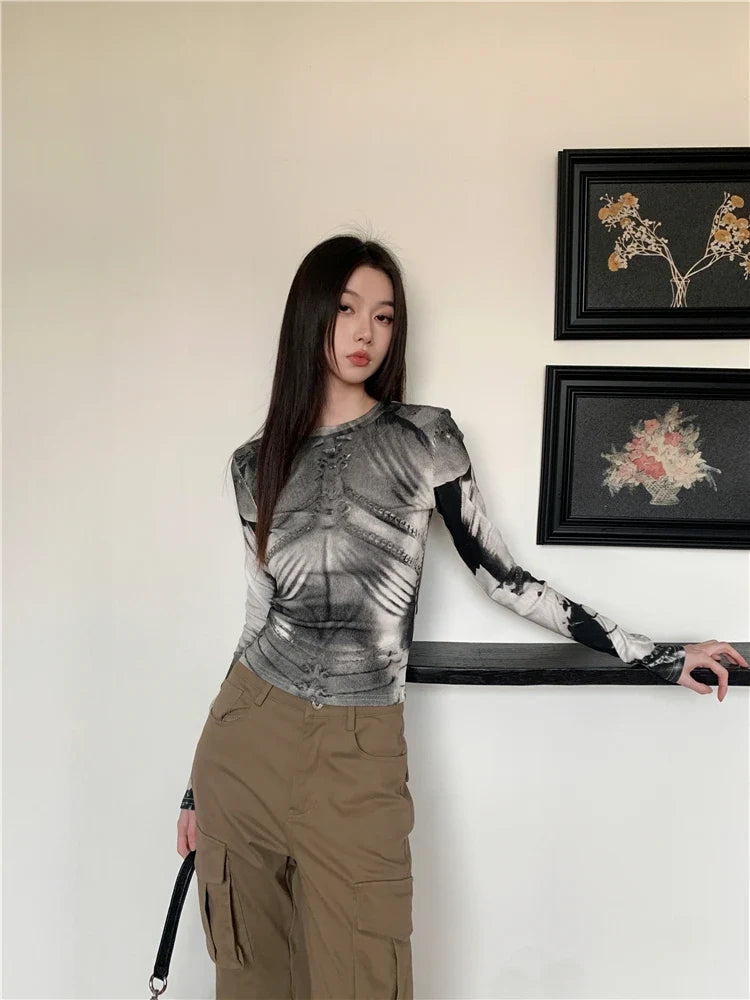 Cyber Y2K Armour Graphic Mesh Long Sleeve Top — vista frontale