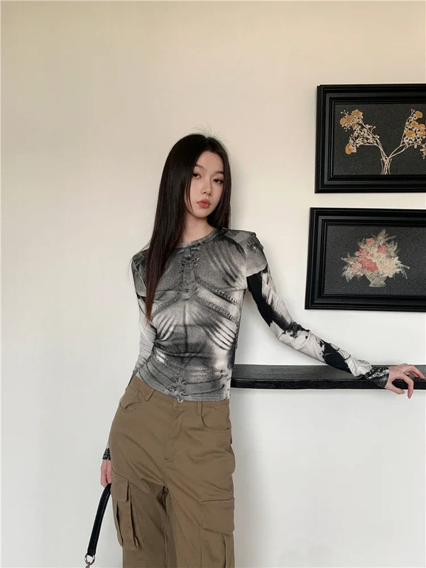 Cyber Y2K Armour Graphic Mesh Long Sleeve Top — vista frontale