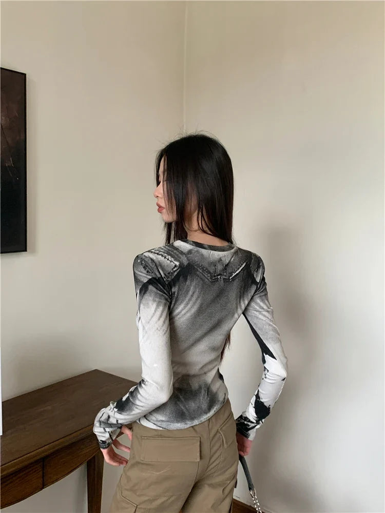 Cyber Y2K Armour Graphic Mesh Long Sleeve Top — dettaglio