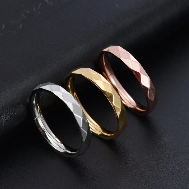 Dainty Thin Rhombus Ring — dettaglio della stampa