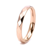 Dainty Thin Rhombus Ring — vista posteriore
