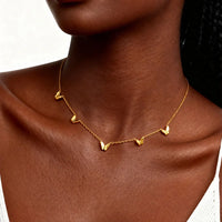 Dainty Y2K Butterfly Charm Necklace — vista posteriore