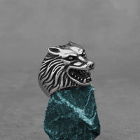 Domineering Wolf Ring — vista frontale