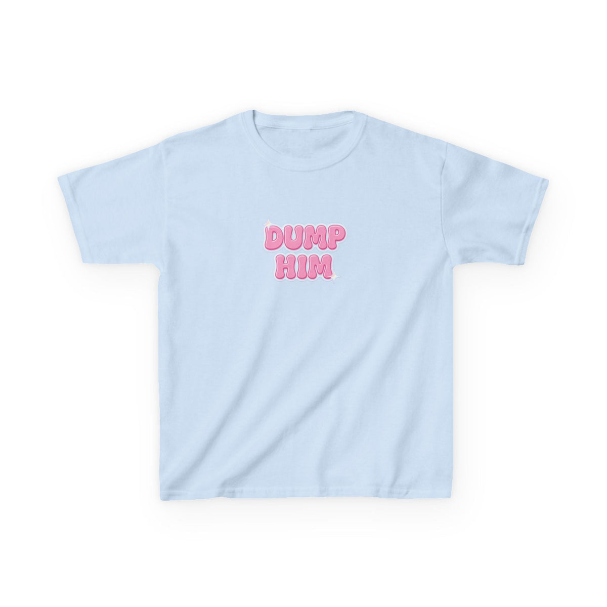 Dump Him Graphic Baby Tee — dettaglio della stampa