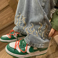 Embroidered Flame Logo Baggy Y2K Jeans — dettaglio