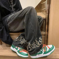 Embroidered Flame Logo Baggy Y2K Jeans — in alternativa