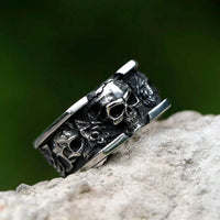 Encased Skull Ring — in alternativa
