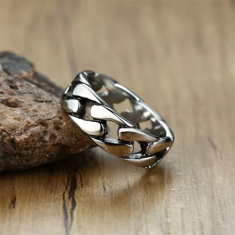 Essentials Curb Chain Ring — dettaglio del tessuto