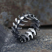 Vertebrae Band Ring — vista posteriore