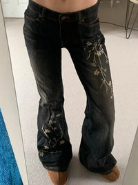 Floral Embroidered Y2K Vintage Flared Jeans — in alternativa