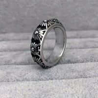 Flower Repeat Ring — dettaglio