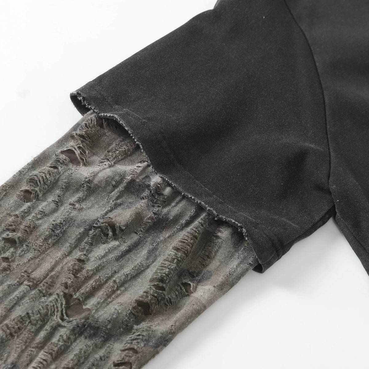 Grunge Y2K Mock Layered Long Sleeve Top — dettaglio della stampa