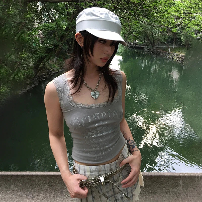 Grunge Y2K Regal Lace Tank Top — vista posteriore