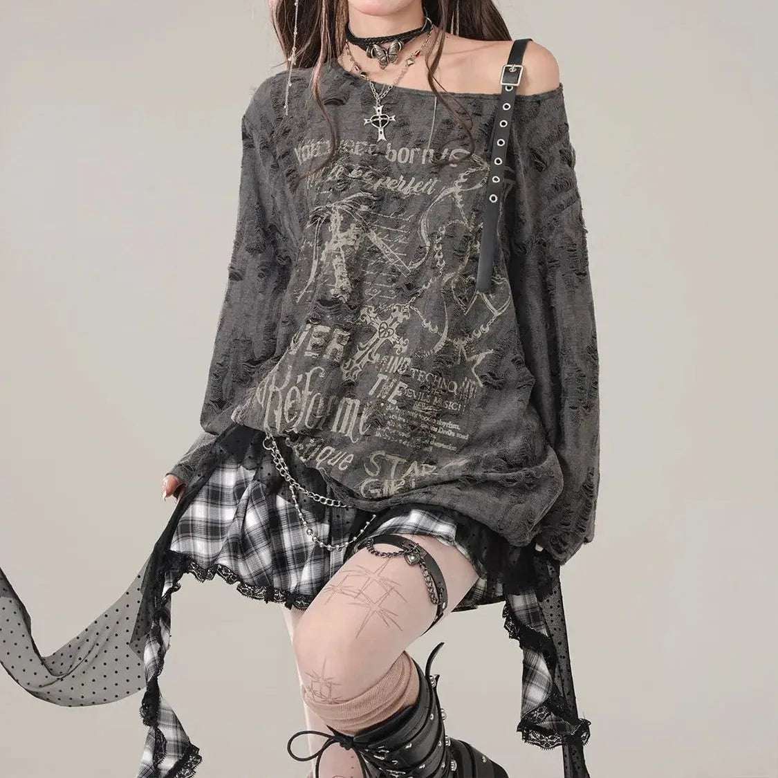 Grunge Y2K Star Girl Distressed Long Sleeve Top — vista posteriore