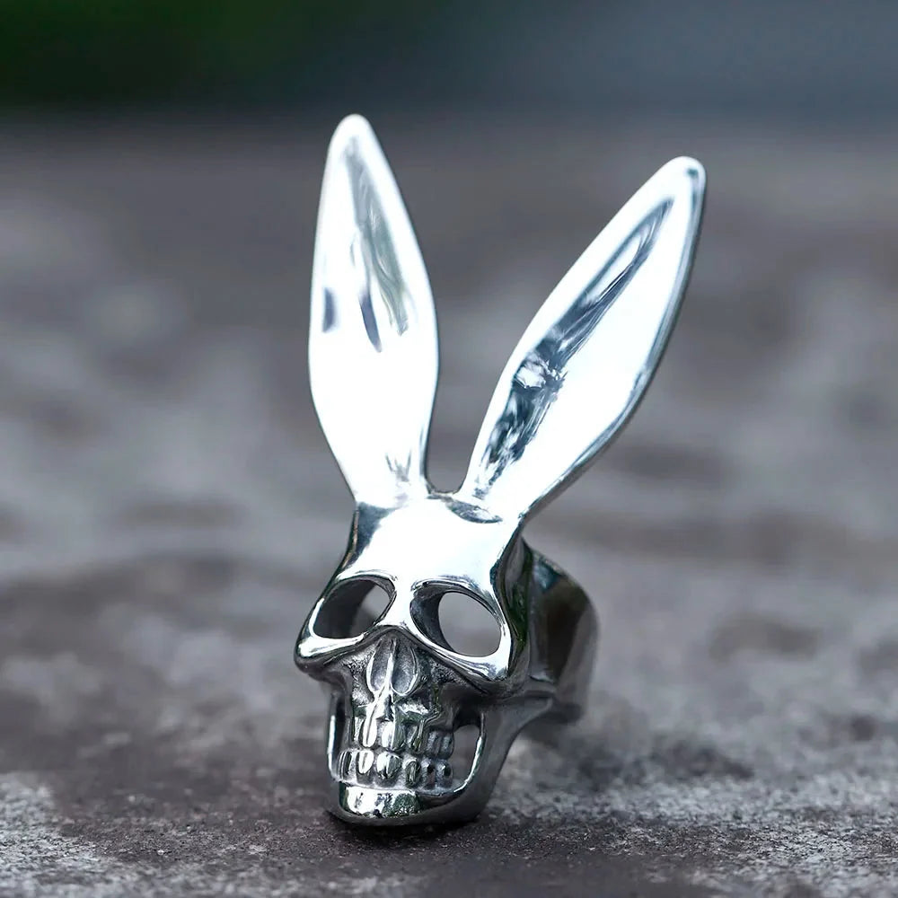 Bad Bunny Mask Ring — vista posteriore