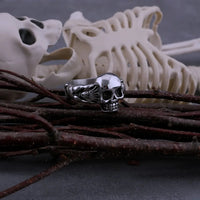 Hand Holding Skull Ring — dettaglio della stampa