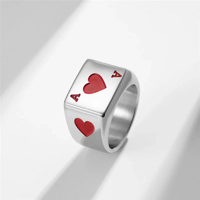 Hearts And Spades Signet Ring — vista laterale