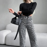 High Waist Y2K Snow Leopard Print Flares — vista laterale