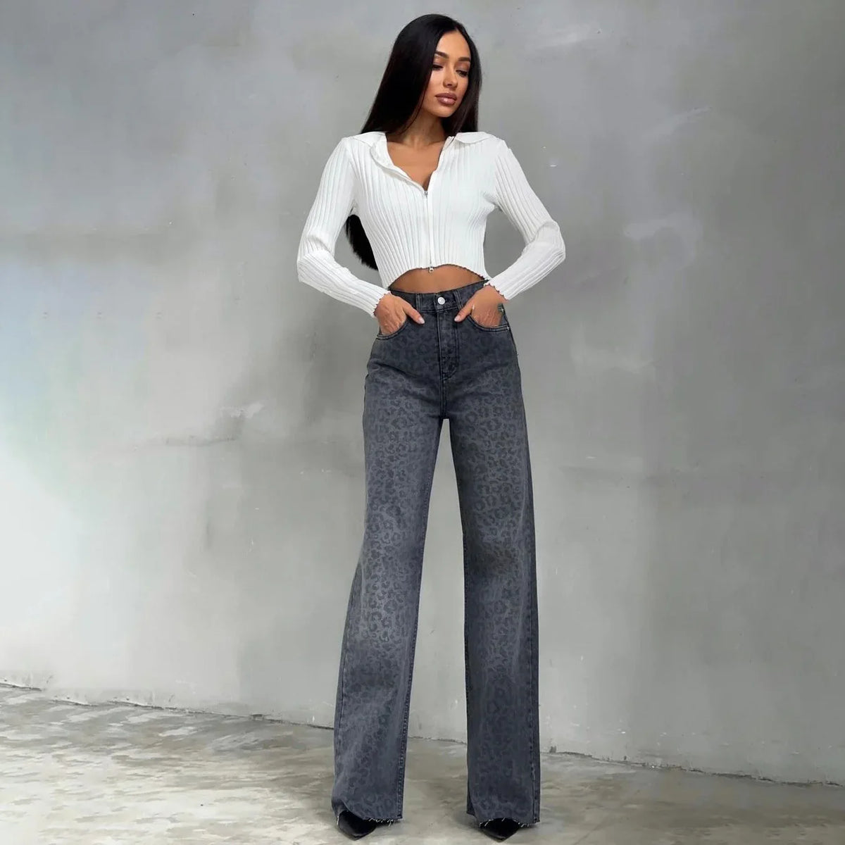 High Waist Y2K Snow Leopard Print Flares — vista posteriore