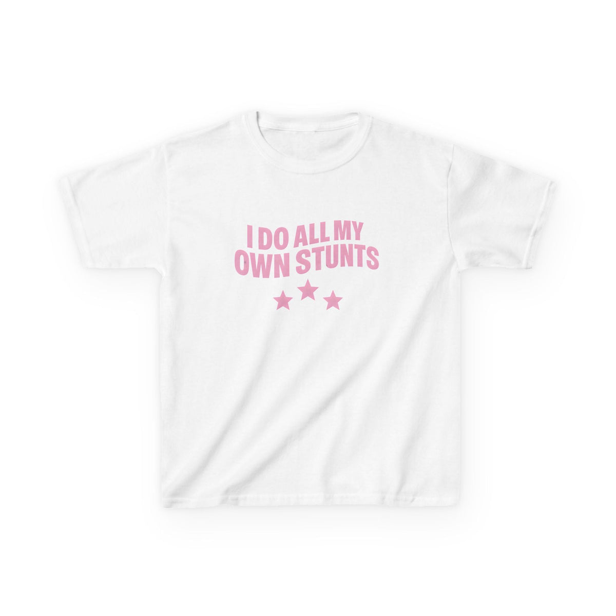 I Do All My Own Stunts Graphic Baby Tee — dettaglio