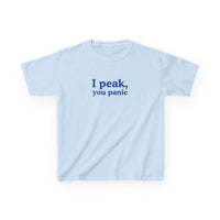 I Peak, You Panic Brat Baby Tee — dettaglio della stampa