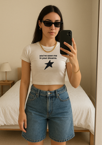In Your Dreams Graphic Baby Tee — dettaglio del tessuto