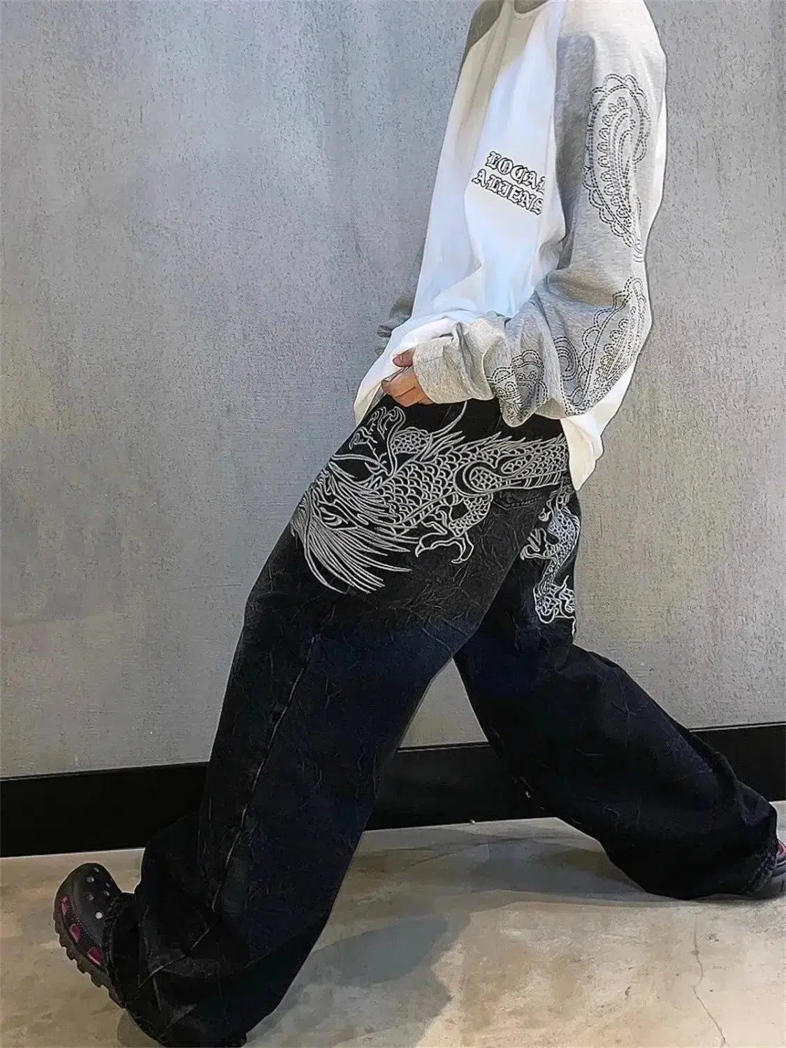 Japanese Embroidered Y2K Jeans — dettaglio