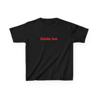 Kinda Hot Brat Baby Tee — vista posteriore