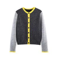 Knitted Y2K Vintage Grey Button Up Cardigan — vista frontale